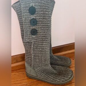 UGG boots super cute like new